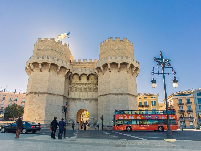 Valencia: 48 hour Hop-On-Hop-Off Bus Ticket and San Nicolás - The 48-hour Hop-On-Hop-Off bus plan with 17 stops