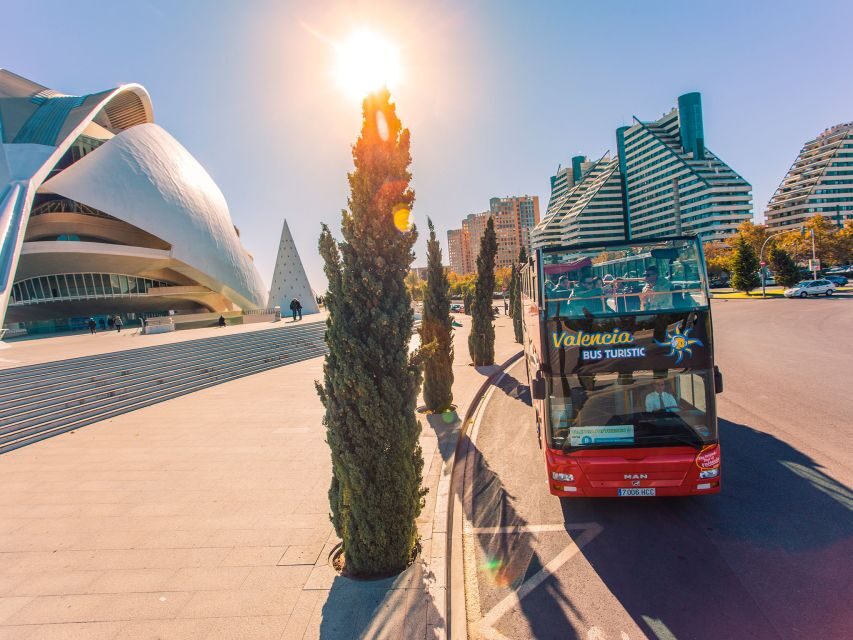 Valencia: 48 hour Hop-On-Hop-Off Bus Ticket and San Nicolás - Using the bus audio guide in 10 languages (with headphones)