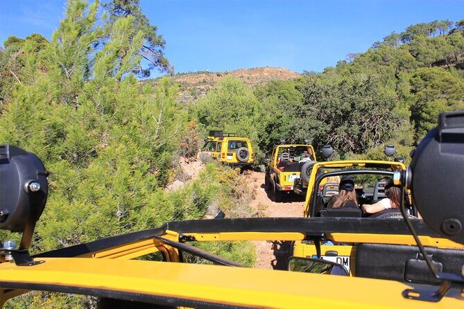 Valencia: ADVENTURE 4X4 JEEP Tour - Open-top jeep basics: ride, drive, and share the vehicle