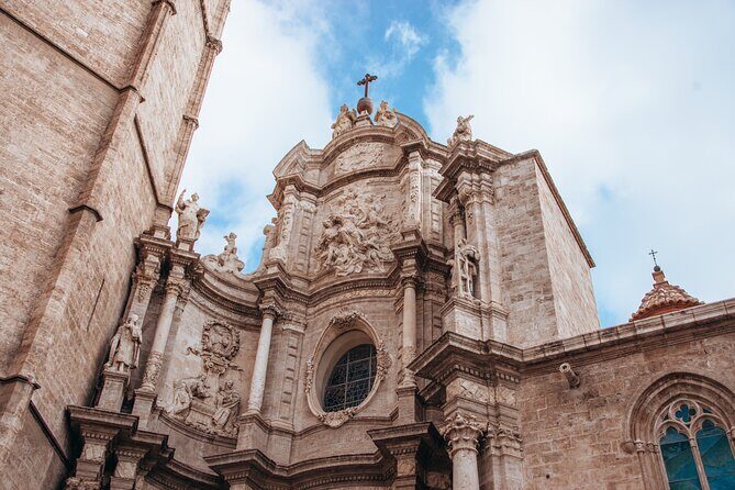 Valencia al completo en Bicicleta - L’Hemisferic, Ágora, and Oceanográfico: modern landmarks without the hassle