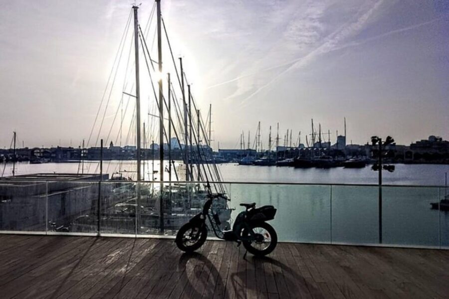Valencia all in one: beaches, old town & city arts by E-bike - Getting started at Cuba Street 24 and why the route feels efficient