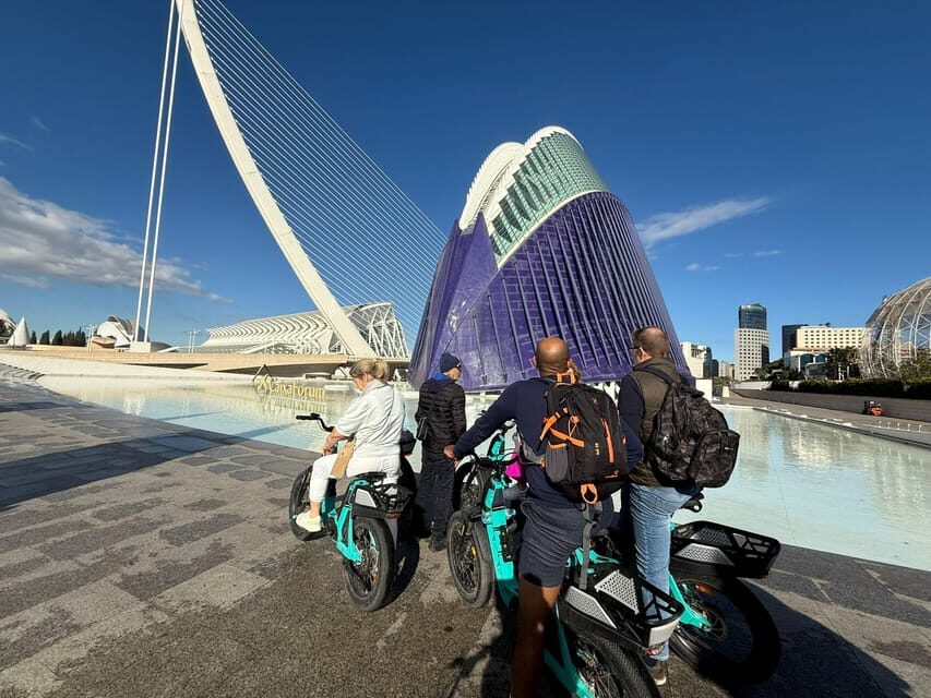 Valencia all in one: beaches, old town & city arts by E-bike - Marina and Malvarrosa beaches: coastal views with a planned finish