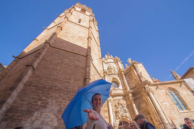 Valencia: Art & Architecture Guided Tour with Monuments Tickets - Placa de la Mare de Deu: finishing the loop with Cathedral-and-Basilica energy