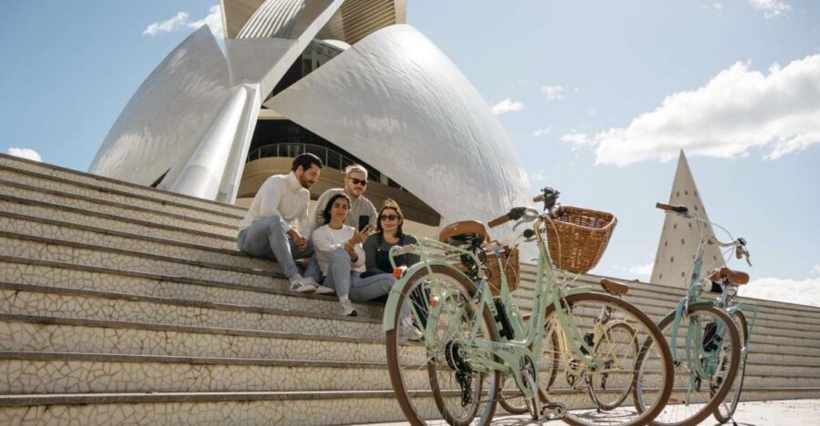 Valencia: Audioguide eng,esp,ita + Bike All Day - Key things you’ll notice right away