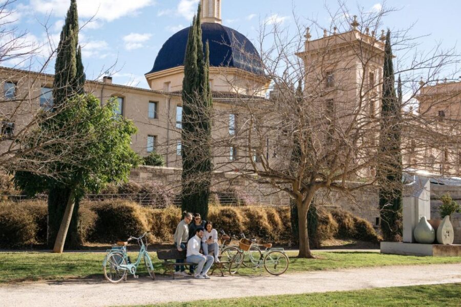 Valencia: Audioguide eng,esp,ita + Bike All Day - What’s included (and what you’ll want to bring with you)