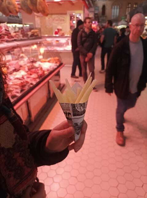 Valencia: Authentic Tapas & Drinks with a Local - Starting in Plaça del Comte de Bunyol, then walking the old center