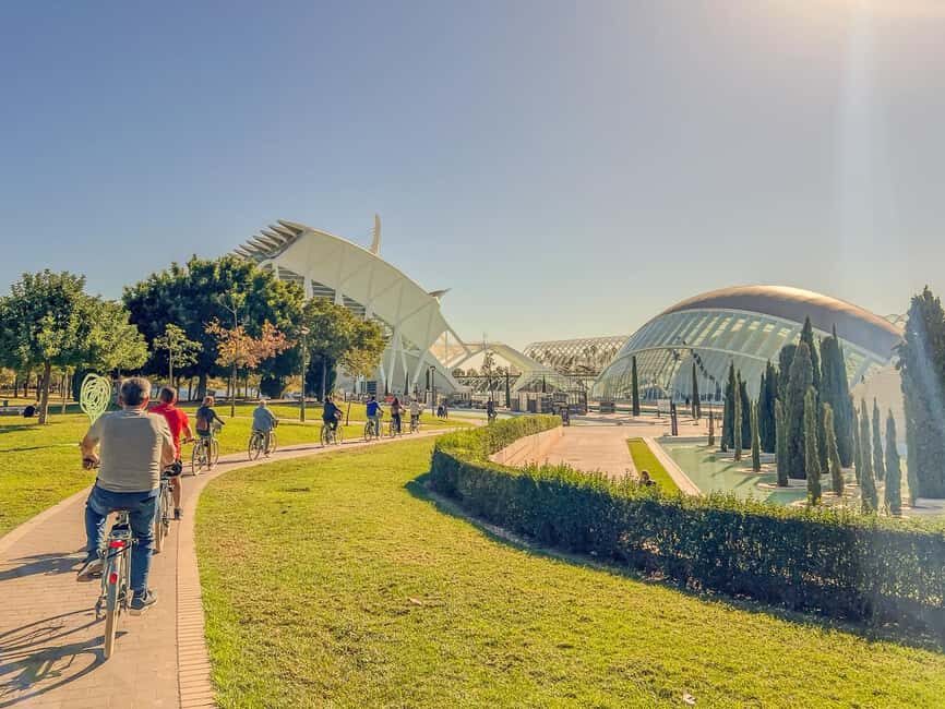 Valencia Bike Tours: City Highlights - Old Town Highlights: Markets, Lonja de la Seda, Cathedral Squares