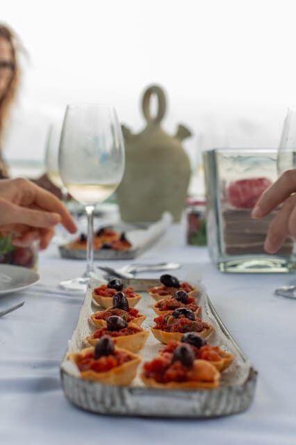 Valencia: Boat Ride with Valencian Wine Tasting & Tapas - Key things to know before you go
