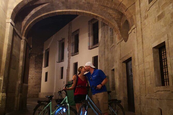 Valencia By Night Bike Tour - Barrio del Carmen: Old Town Streets You’ll Actually Notice (Stop 2)