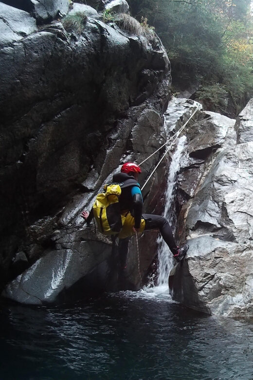 Valencia Canyoning. Experience for everyone - The Finale: A 25-Metre Waterfall and a Flying Abseil Under the Falls