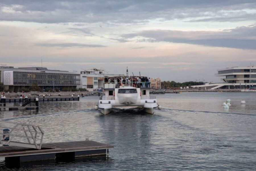 Valencia: Catamaran Cruise, Paella Lunch and Swim Stop - Getting there: meeting point and no hotel pickup