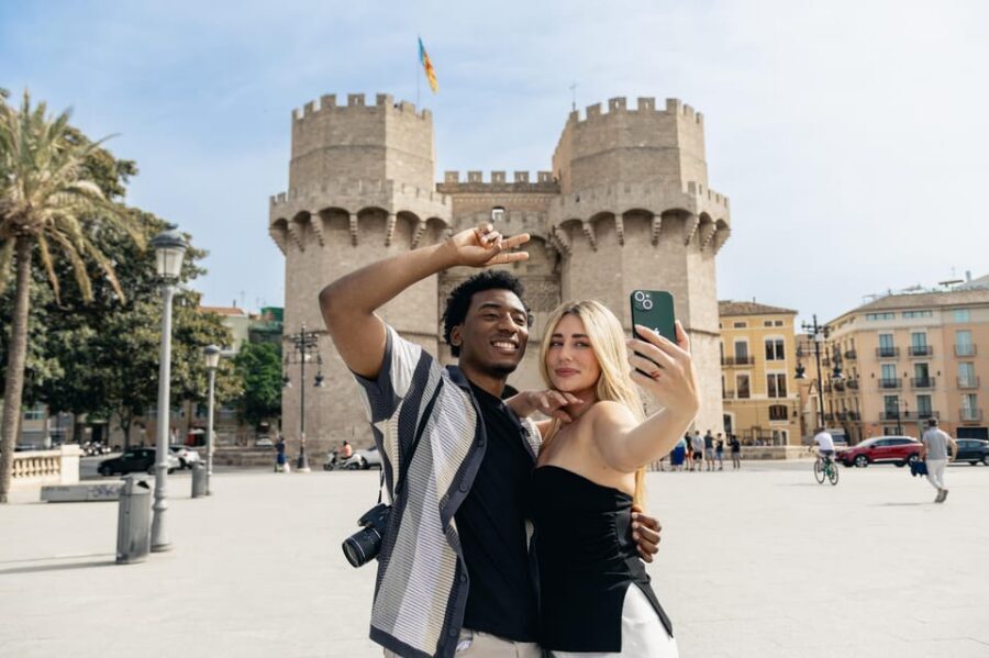 Valencia: Cathedral, St Nicholas, and Lonja de la Seda Tour - Torres de Serranos to the Old Quarter: where your bearings click