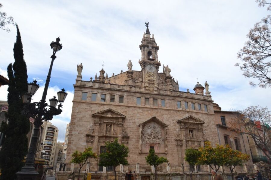 Valencia: Cathedral, St Nicholas, and Lonja de la Seda Tour - Lonja de la Seda UNESCO: trade power turned into Gothic architecture