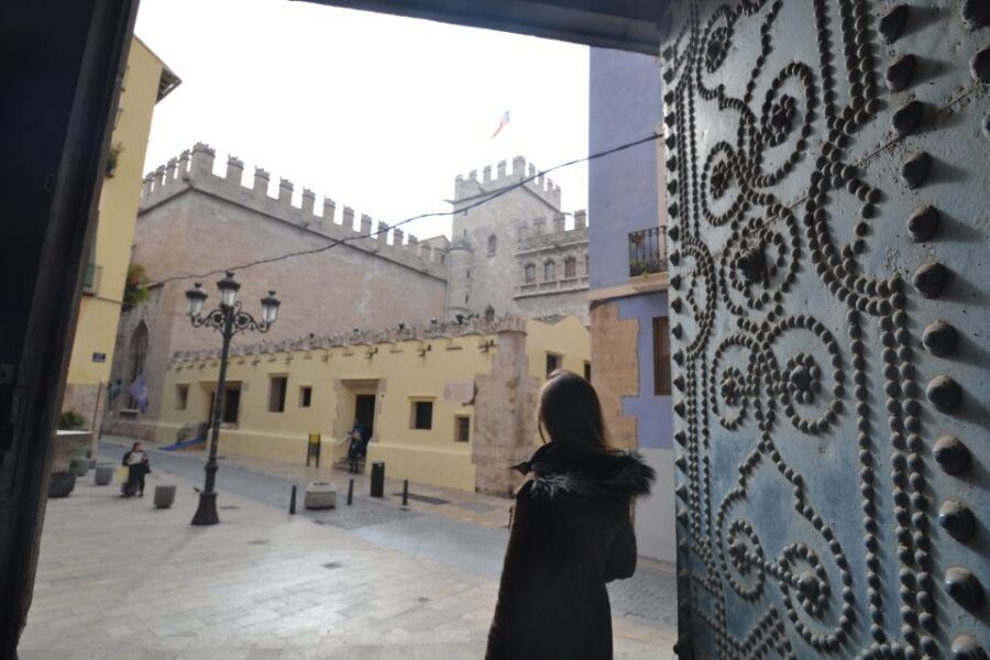 Valencia: Cathedral, St Nicholas, and Lonja de la Seda Tour - Should you book this Valencia Cathedral, St Nicholas, and Lonja Tour?