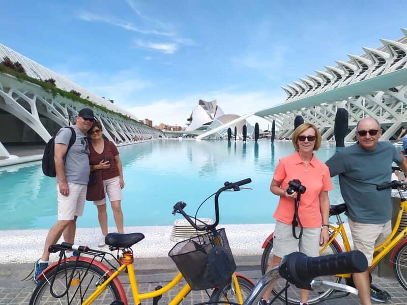 Valencia: City Highlights Bike Tour - Meeting at MO’bike: Close to the Action (and Easy to Find)