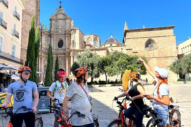 Valencia City Highlights in Guided Bike or E-Bike Tour - Where you start: right by the train station
