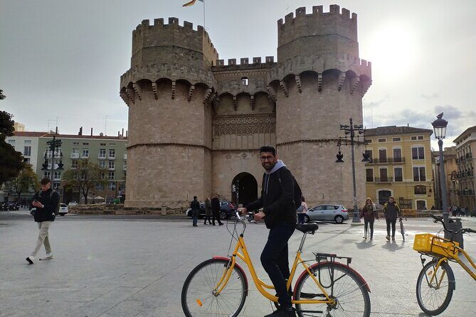 Valencia City MO'Bike Tour - Jardi del Turia: the one-hour ride that ties everything together