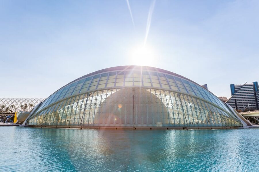 Valencia: City of Arts and Science 3D Movie at Hemisfèric - Why the Hemisfèric Dome is a great use of your Valencia time