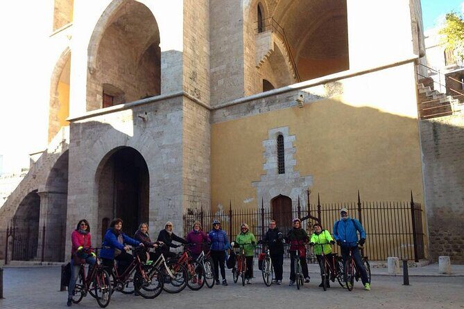 Valencia City Sights Bike Tour - Jardín del Turia: the best breathing space on two wheels