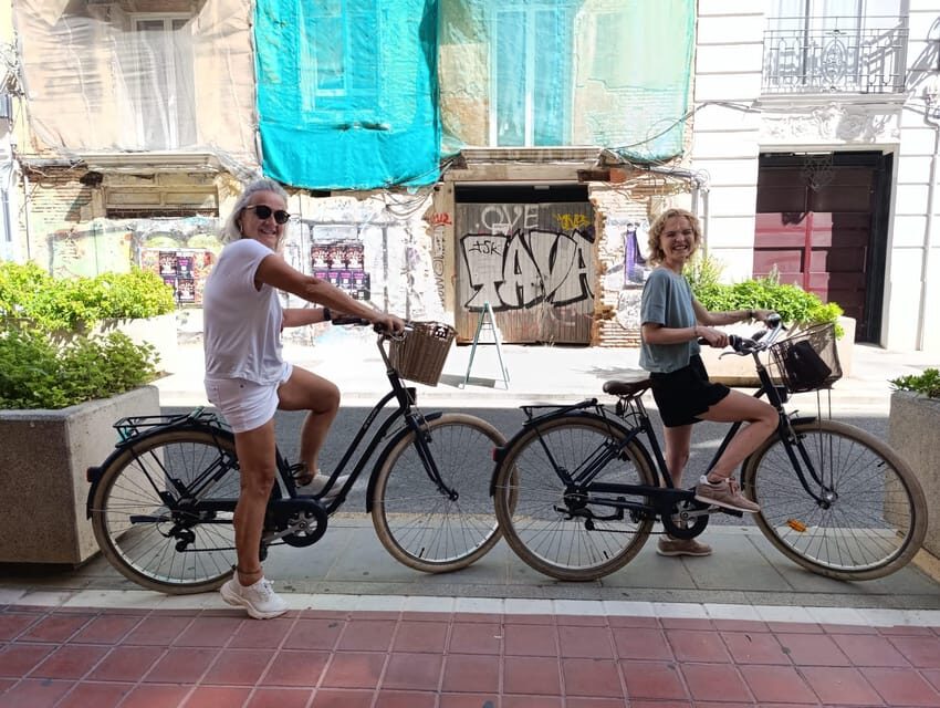 Valencia: Essentials Bike Tour from Ruzafa - Tips that make the tour feel better (and help you get more from the guide)