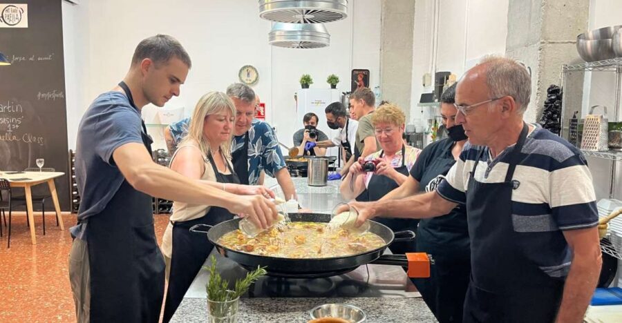 Valencia: Evening Guided Paella Workshop, Tapas, and Drinks - Key highlights at a glance