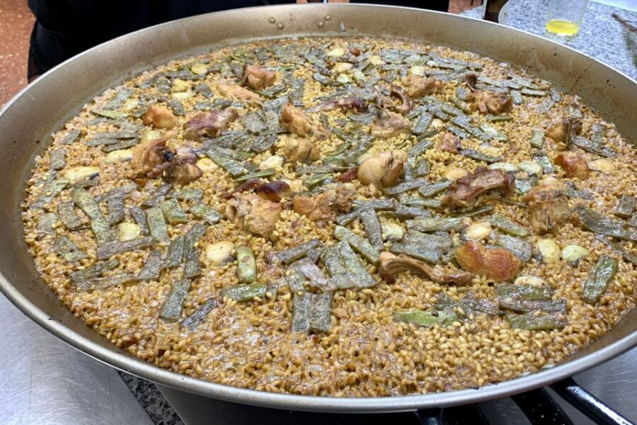 Valencia: Evening Guided Paella Workshop, Tapas, and Drinks - Valencia Evening Paella Workshop: What You’re Paying For