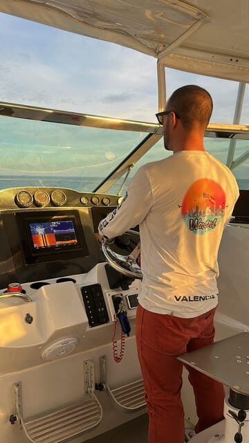 Valencia: Exclusive Sunset Cruise with Drink - Coastal Views in Golden Hour: What You’re Actually Seeing