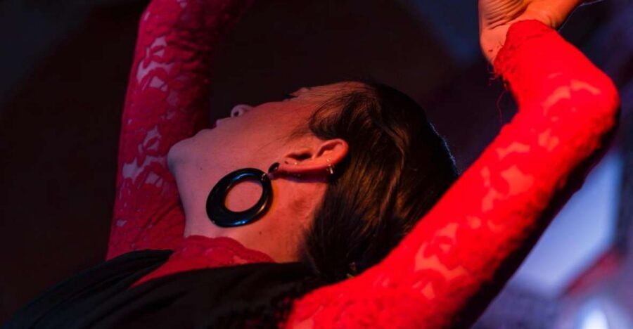 Valencia: Flamenco at Toro y La Luna with optional Dinner - Dinner + flamenco: what you gain with the gourmet option