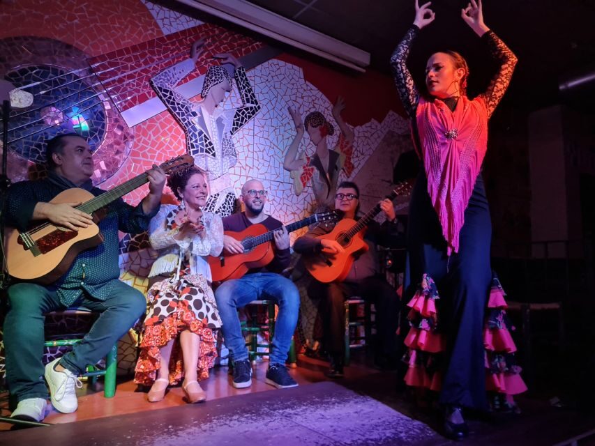 Valencia: Flamenco at Toro y La Luna with optional Dinner - Seating in a small tablao: timing and where you want to be