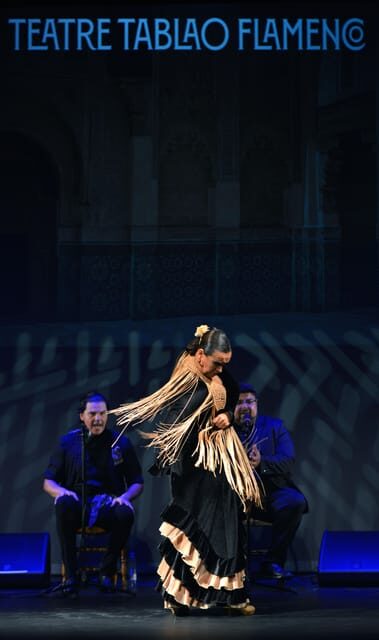 Valencia: Flamenco Show TEATRE TABLAO FLAMENCO in Teatro Talia - Language, singing, and how not to get lost