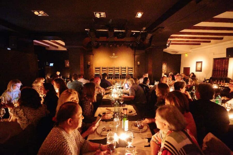 Valencia: Flamenco Show with Dinner at La Bulería - Dinner that won’t hold you hostage: what you’ll eat before the show