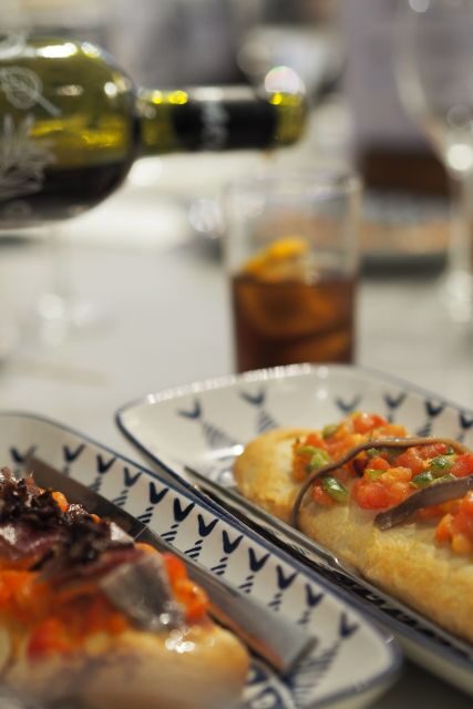 Valencia: Gourmet Food & Wine Tour - The Main Event: A 3-Course Valencian Dinner Paired with Award-Winning Wine