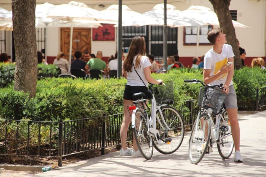 Valencia: Grand City Bike Tour on Bicycle, E-Bike or E-Step - Turia Gardens on Two Wheels: 9 Kilometers of Quiet Green