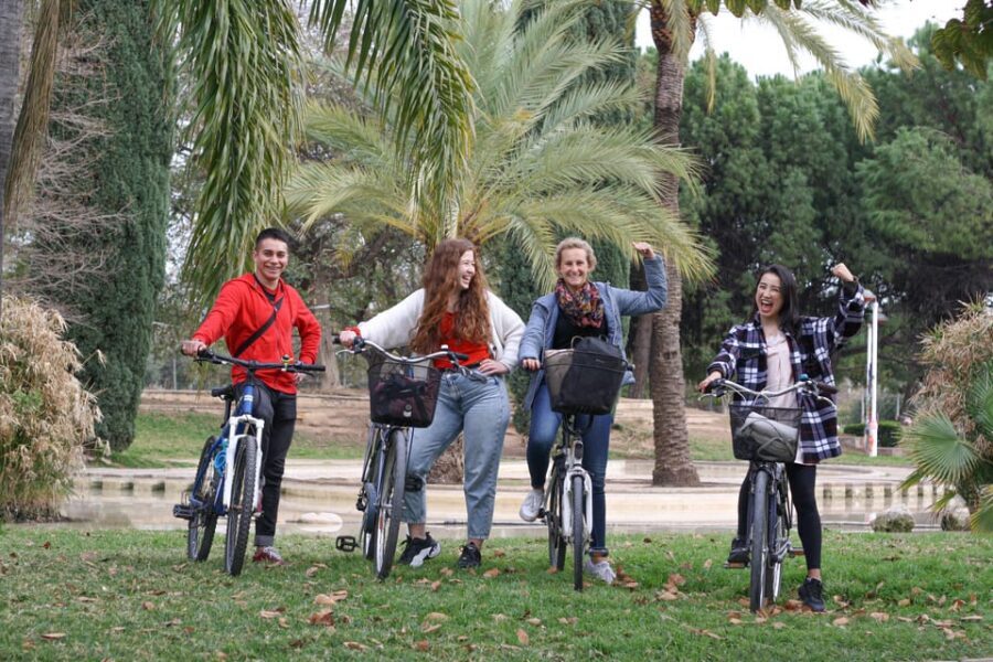 Valencia Guided Bike or E-Bike Tour in Small Group - Why This Valencia Bike Tour Works So Well (Plaça de Rodrigo Botet to Calatrava)