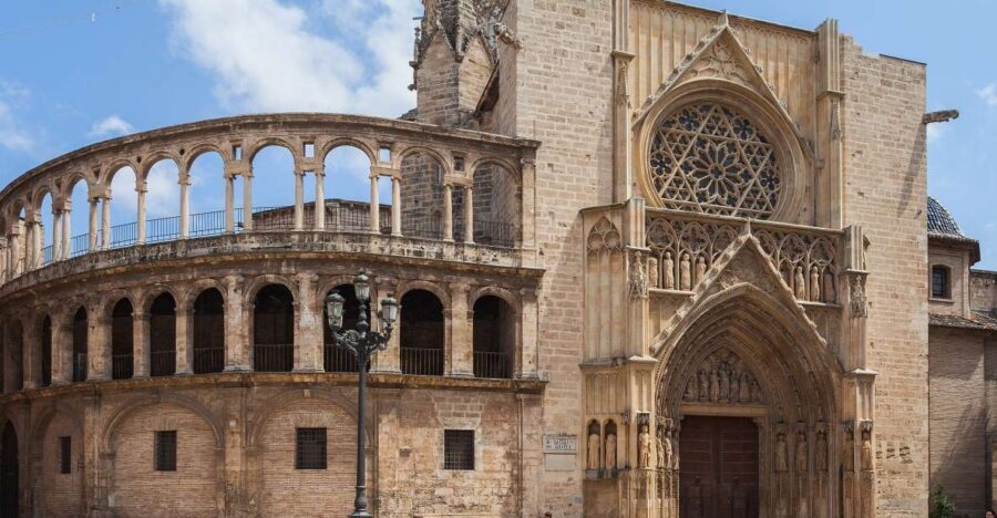 Valencia: Guided City Walking Tour with Tapas Tastings - Starting at Plaça de la Verge: your walking day begins with an easy landmark