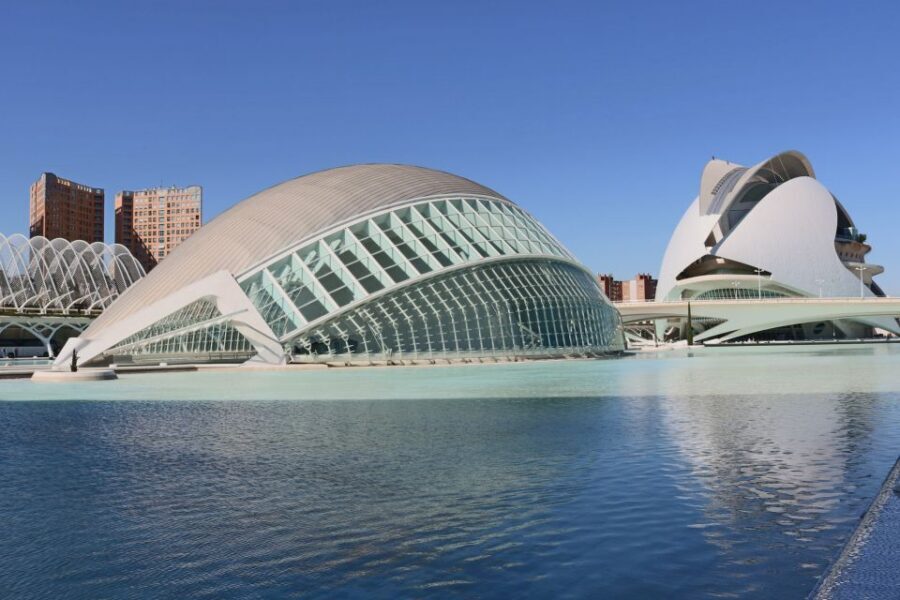 Valencia: Guided City Walking Tour with Tapas Tastings - Who should book this Valencia tapas walking tour