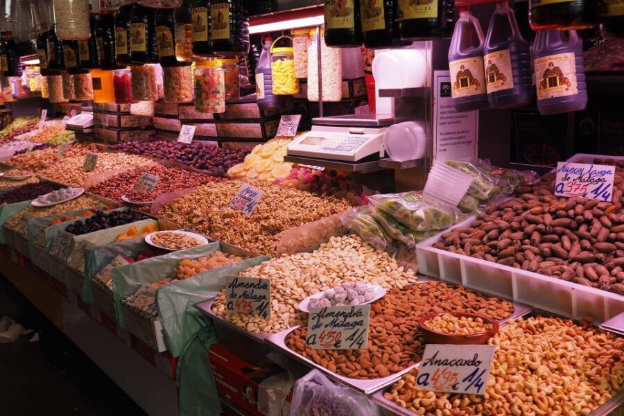 Valencia: Guided City Walking Tour with Tapas Tastings - A tight 2-hour route that still covers Valencia’s headline sights