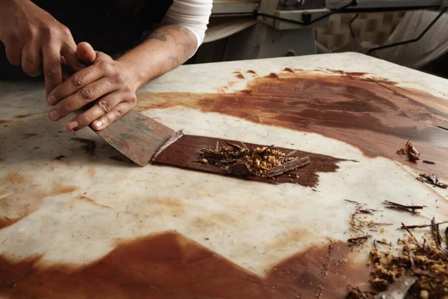 Valencia: Guided Food Tour with Chocolate Tasting Experience - Tapas route: taverns, tapas bars, and drink pairing choices
