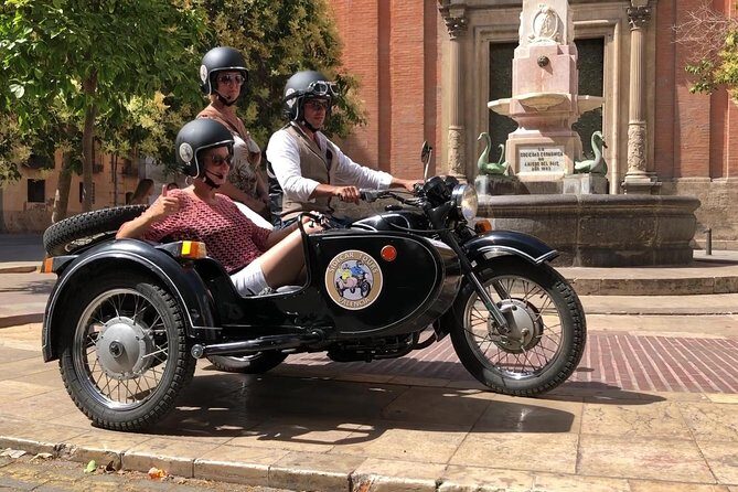 Valencia Highlights on a Vintage Sidecar with local driver - Meeting point and how the ride starts