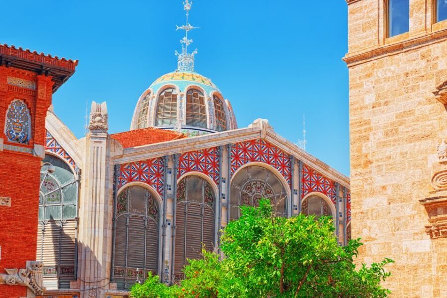 Valencia: Historic Center Audio-Guided Tour with Earphones - Religion on every corner: from Santos Juanes to the Cathedral complex