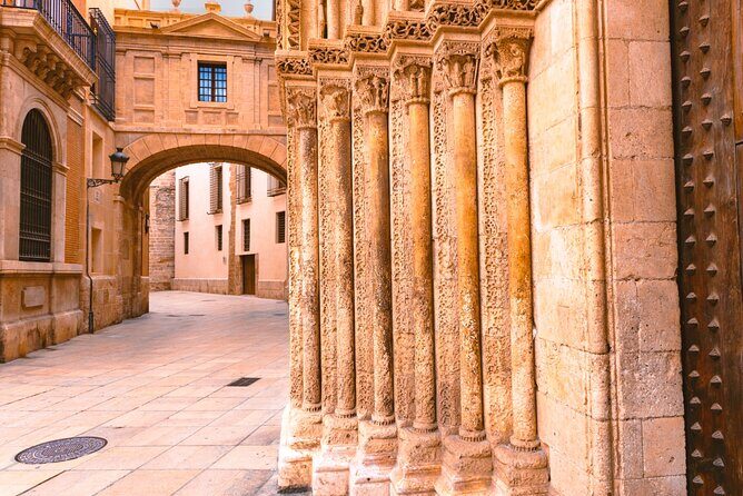 Valencia Iconic Sights Scavenger Hunt - A Self-Guided Game That Lets You Control the Pace