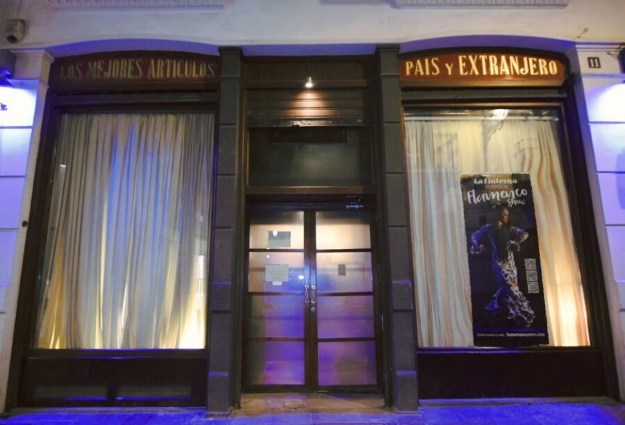 Valencia: La Linterna Flamenco Show - Dress Code and Etiquette in a Traditional Performance Space