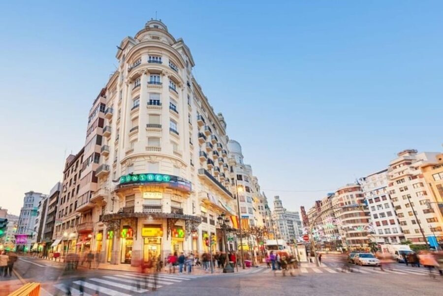 Valencia: Must-See Attractions Walking Tour - Central Market of Valencia: More Than a Photo Stop