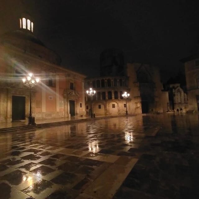 Valencia: Mystical Journey of Spirit and Secrets - Languages and Group Setup: Practical Comfort Info
