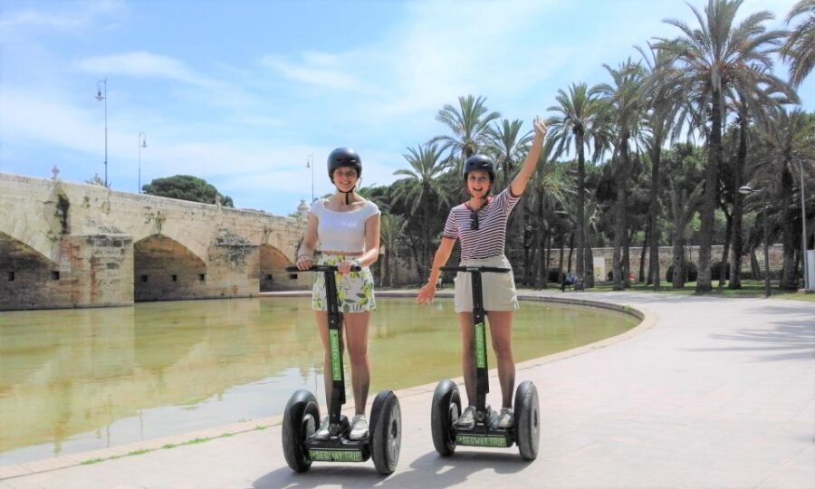 Valencia: Old Town and Gardens Segway Tour - Jardín del Turia on a Segway: Riding the Old Riverbed Green Corridor