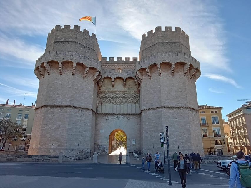 Valencia Old Town Guided Tour - Queen Square and Virgin Square: where the city’s origins show up