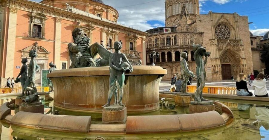 Valencia: Old Town Segway Tour - Archaeological Museum square: Roman bones and big photo views