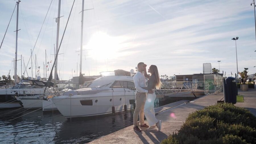Valencia: Photo shooting at the beach with pro photographer - Beach and marina photos: why the setting works so well