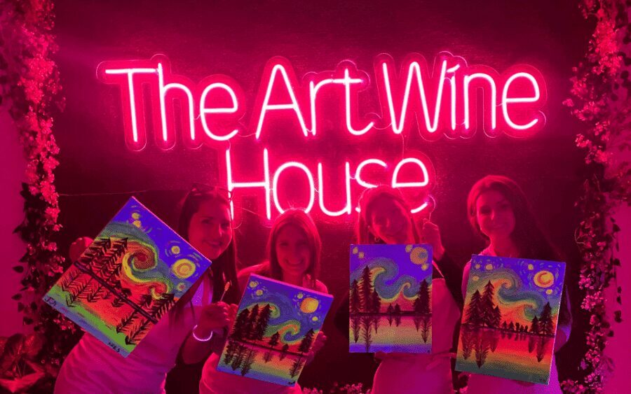 Valencia: Pinta un cuadro fluorescente y bebe vino - Materials, neon paint, and the payoff of taking your canvas home