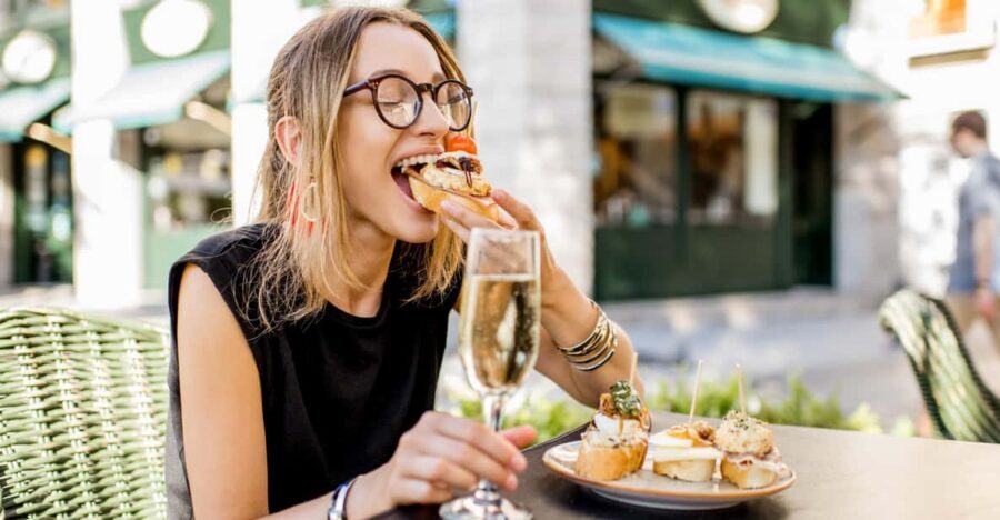 Valencia: Private Brunch Tour with Basic Spanish Learning - Starting at Plaça d’Alfons el Magnànim: a simple meetup in Valencia’s core